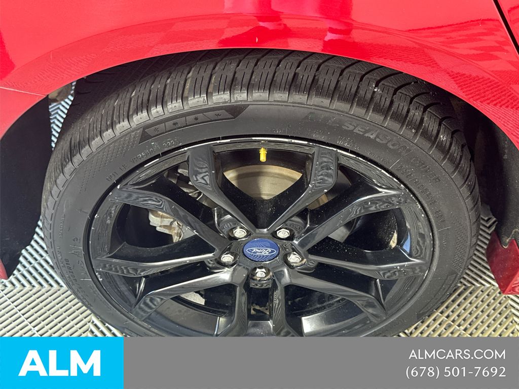 Used 2020 Red Ford SE image 20