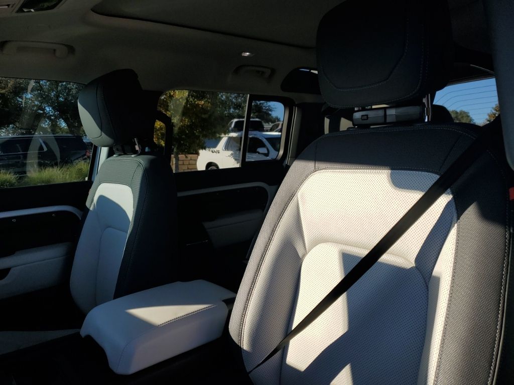 Used Car 2024 Land Rover Defender 110  X-dynamic Se For Sale Under $70,000 In Austin, Texas