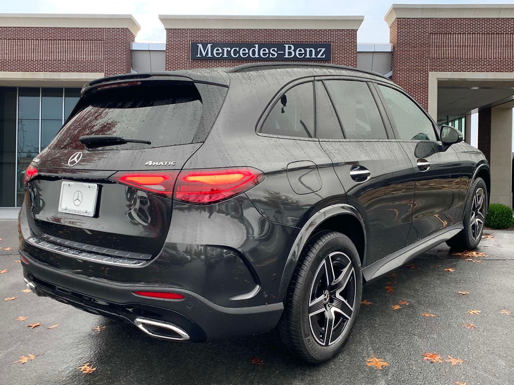 2025 Mercedes-Benz GLC 300 5