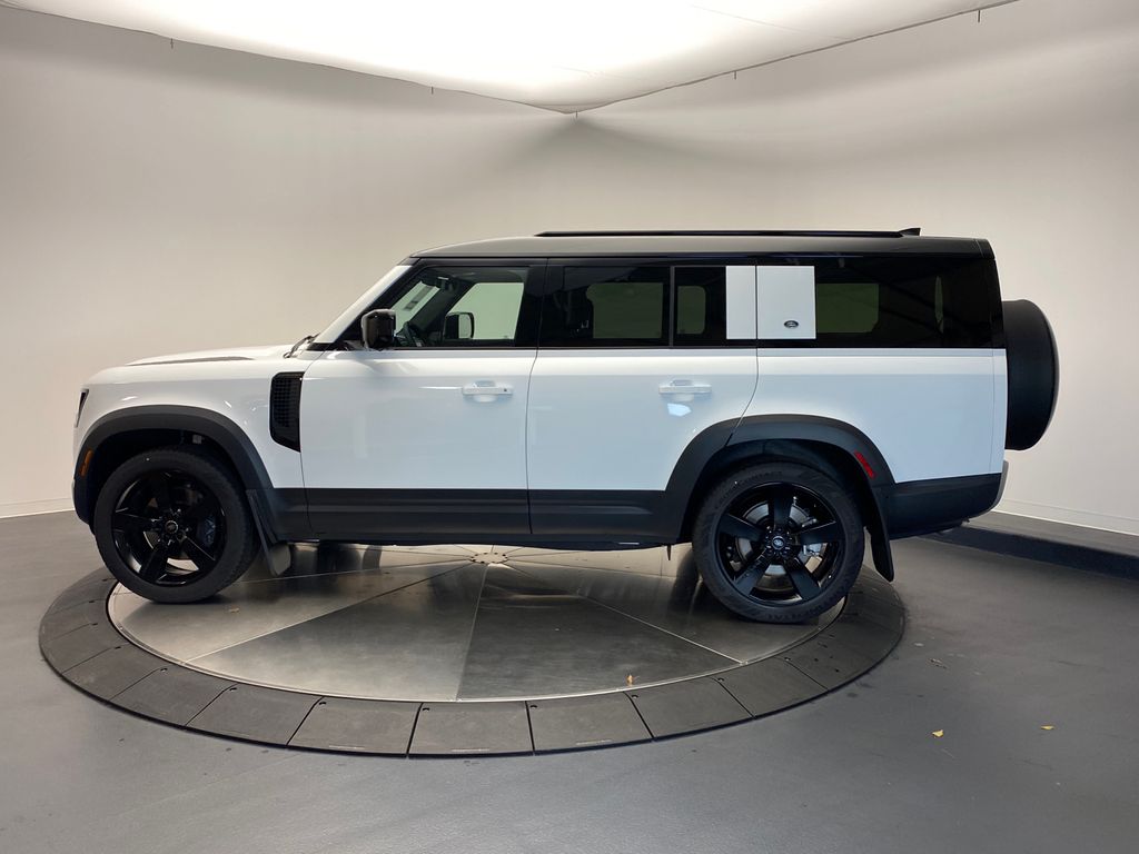 2023 Land Rover Defender 130 SE 2