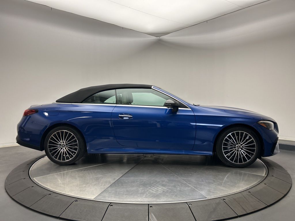 Thumbnail: 2026 Mercedes-Benz CLE - 8