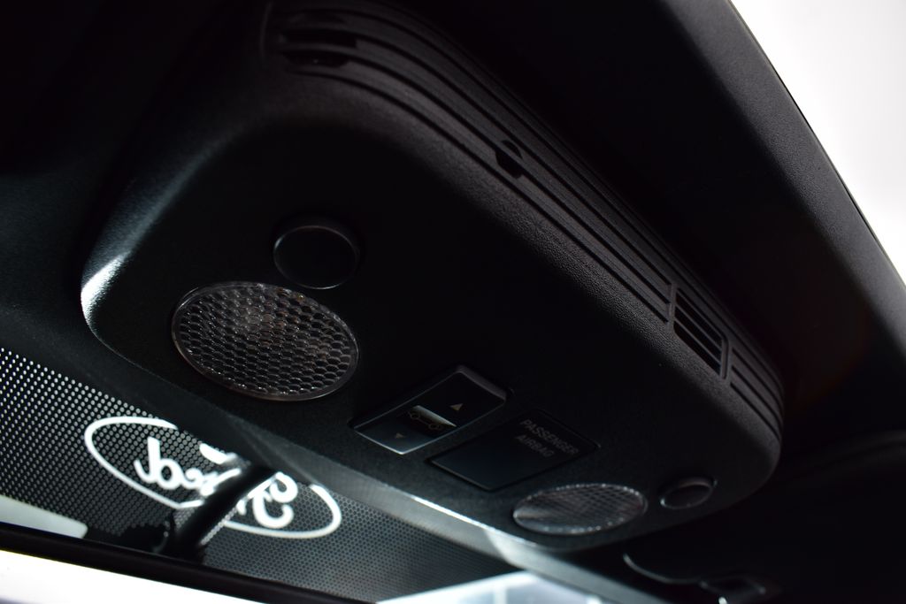 2016 Ford Mustang  27