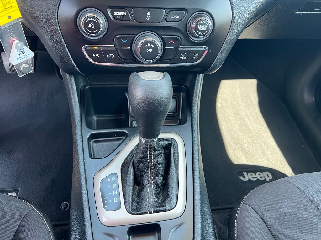 Used 2015 Jeep Cherokee SUV