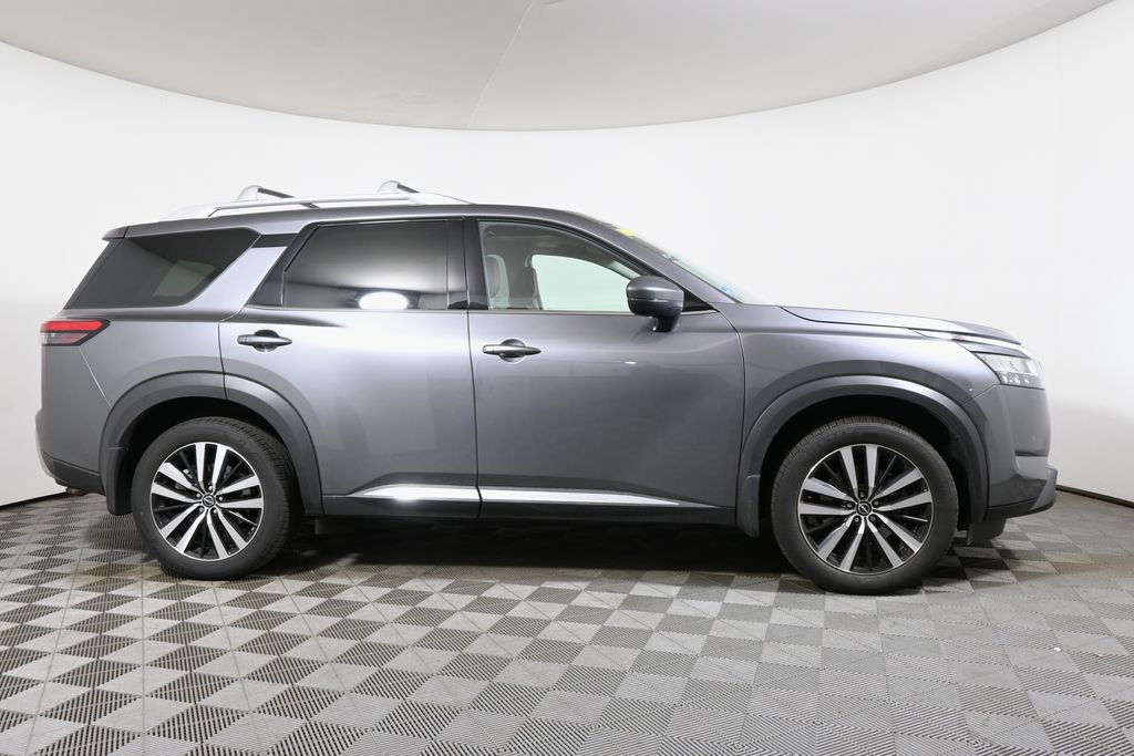Thumbnail: 2023 Nissan Pathfinder - 8