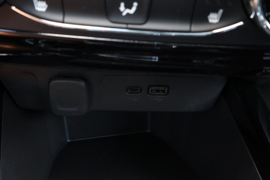 Thumbnail: 2025 Chevrolet Trax - 28