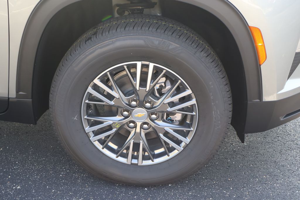 Thumbnail: 2026 Chevrolet Traverse - 5