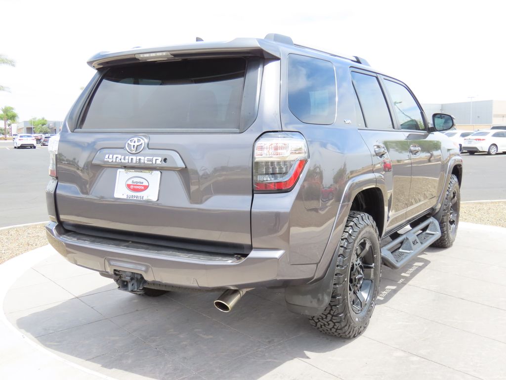 2020 Toyota 4Runner SR5 5