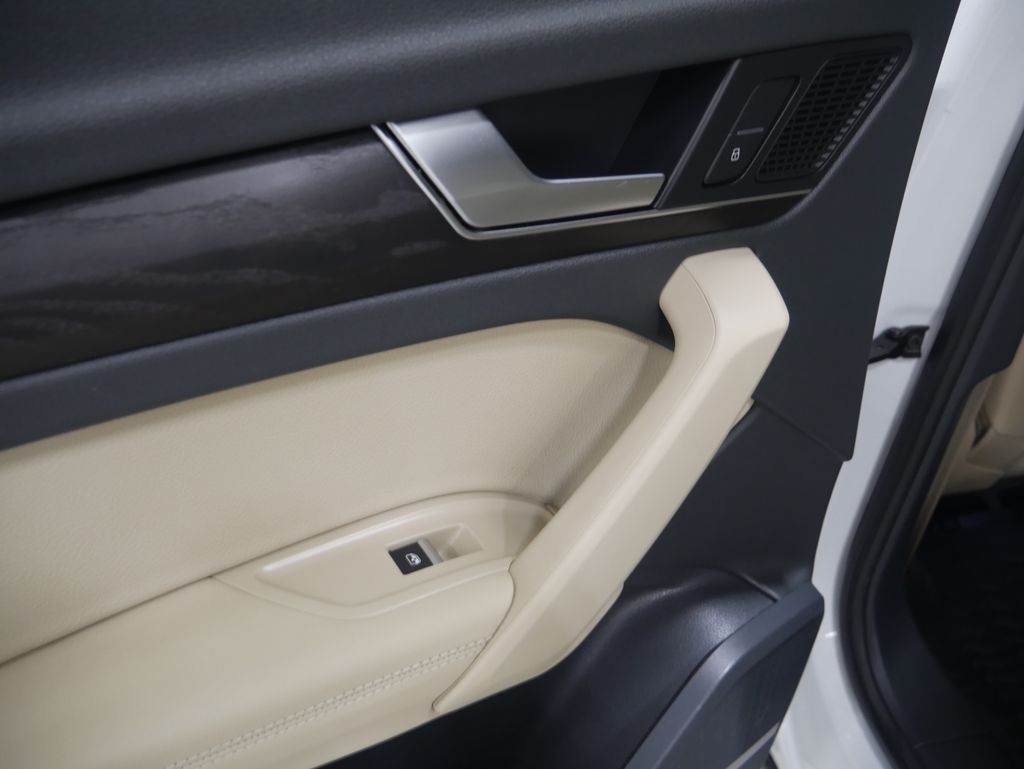 Thumbnail: 2020 Audi Q5 - 21