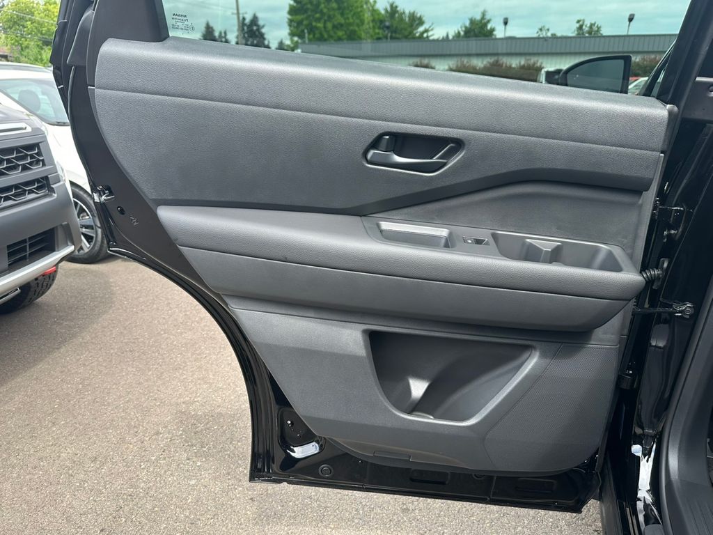2025 Nissan Pathfinder Rock Creek