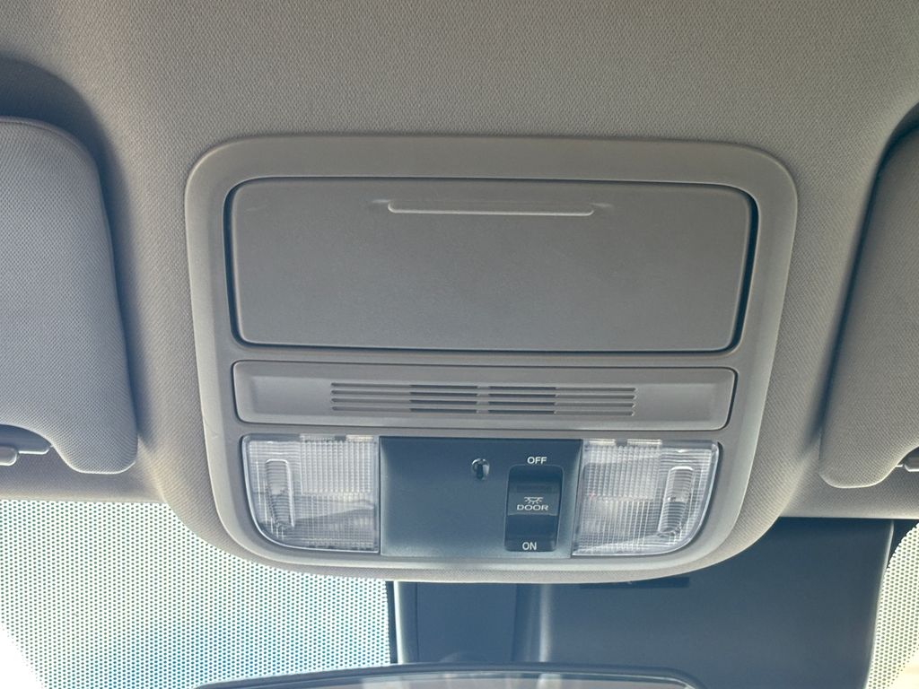 Thumbnail: 2019 Honda Pilot - 20