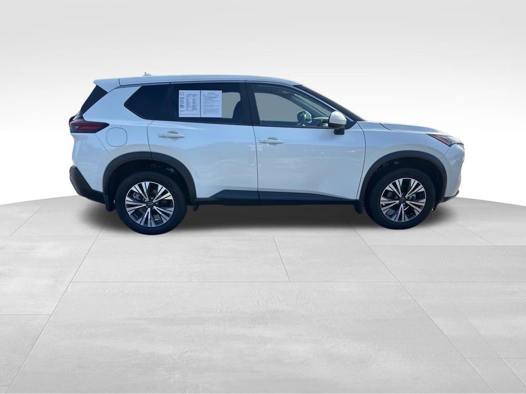 2023 Nissan Rogue SV 9