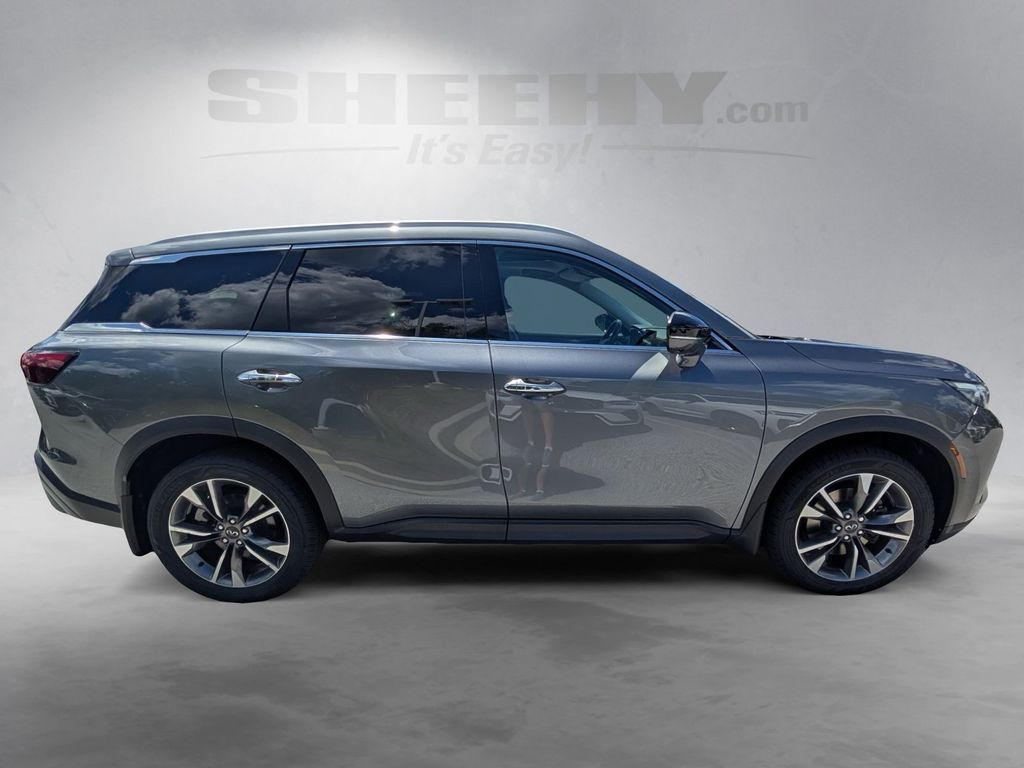 Used 2022 Gray INFINITI LUXE image 10