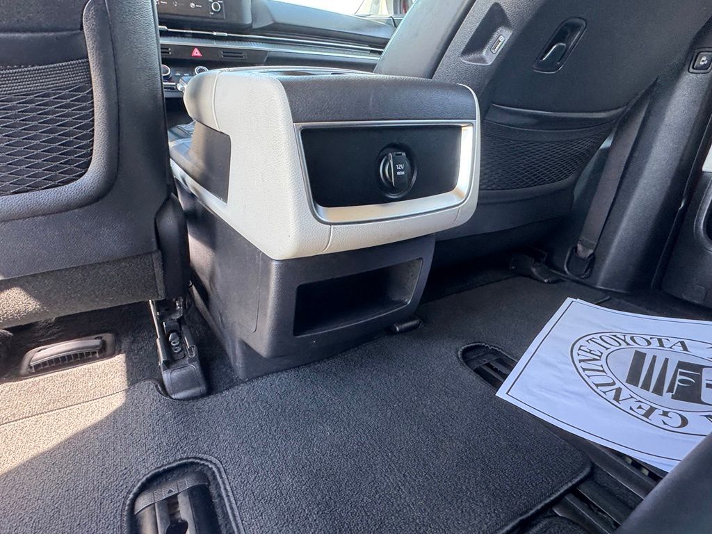 Used 2022 Kia Carnival Van