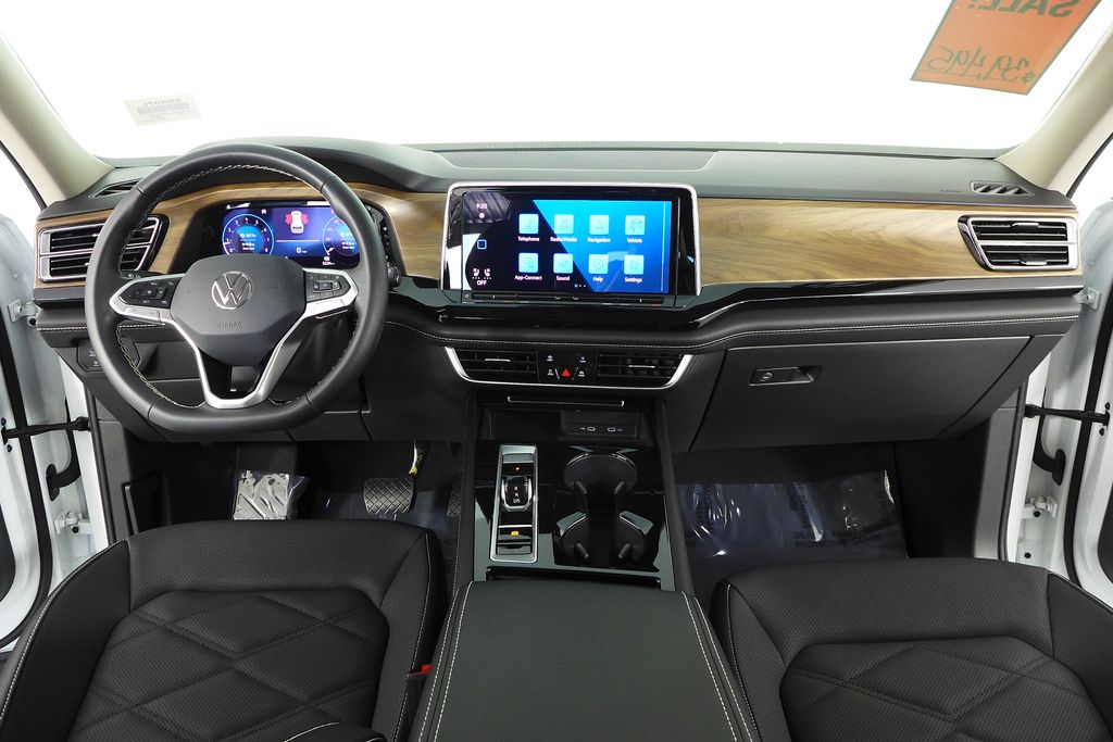2024 Volkswagen Atlas SE 23