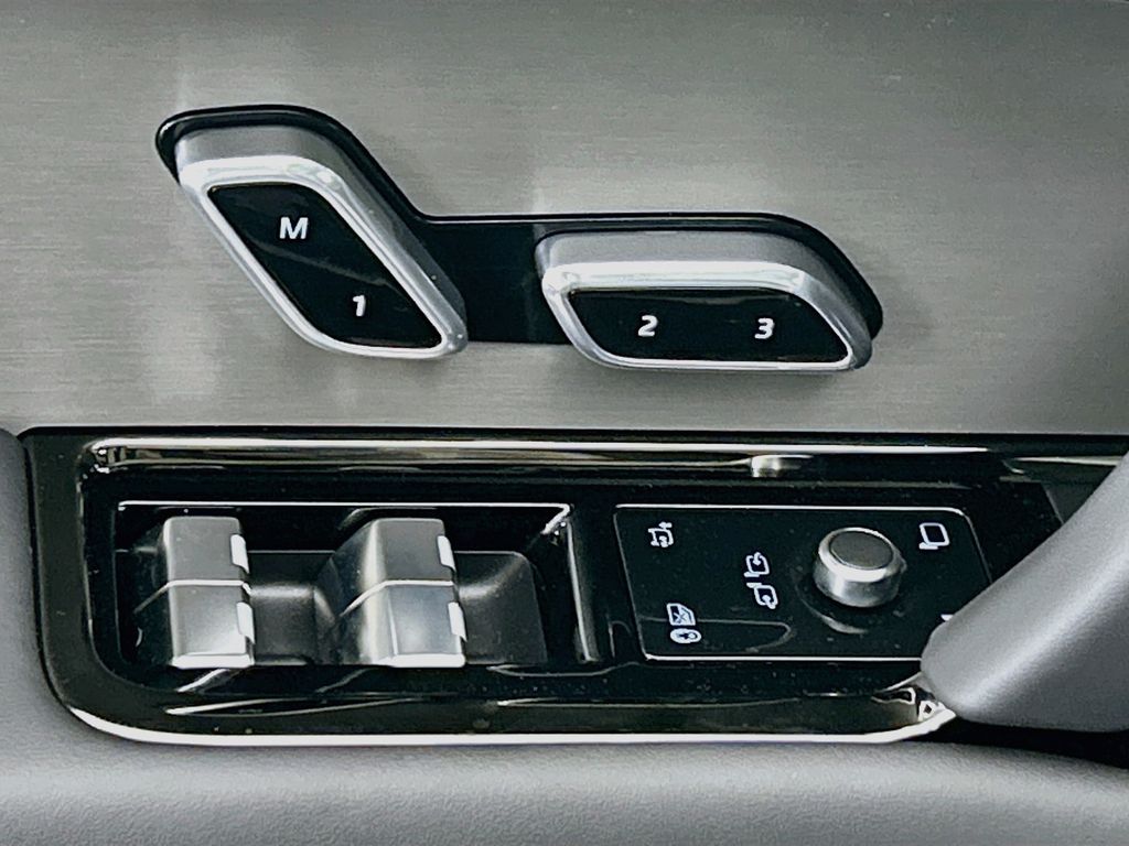 Thumbnail: 2026 Land Rover Range Rover Sport - 22