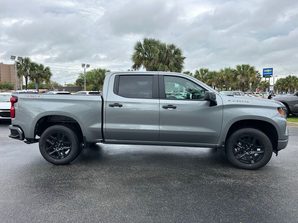 2024 Chevrolet Silverado 1500 Custom 9