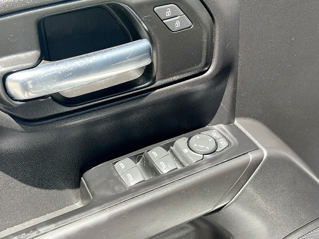Used 2022 White Chevrolet Custom Trail Boss image 17