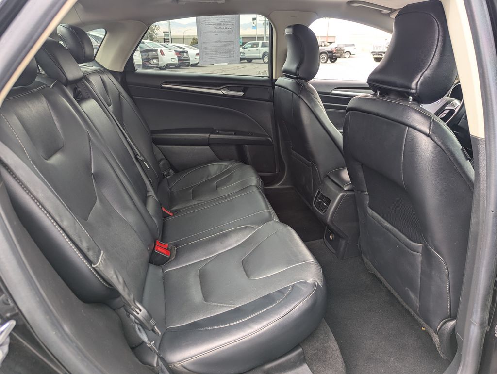 2019 Ford Fusion Titanium 27