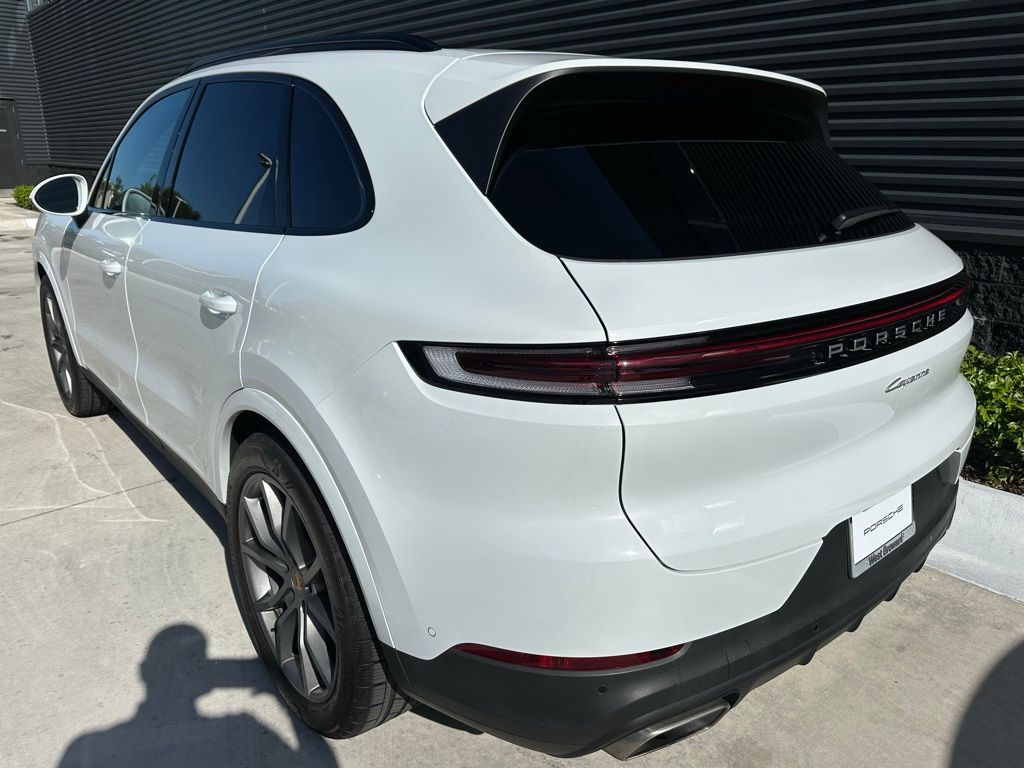 Thumbnail: 2025 Porsche Cayenne - 3