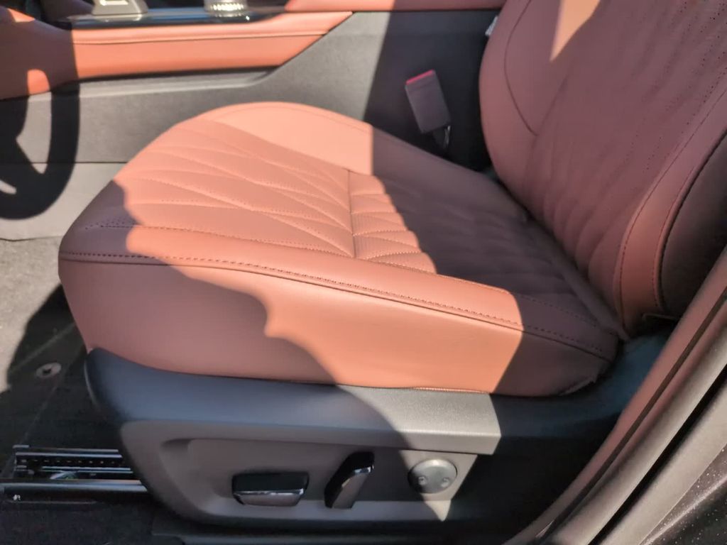 New 2026 Gray Mitsubishi SEL image 19