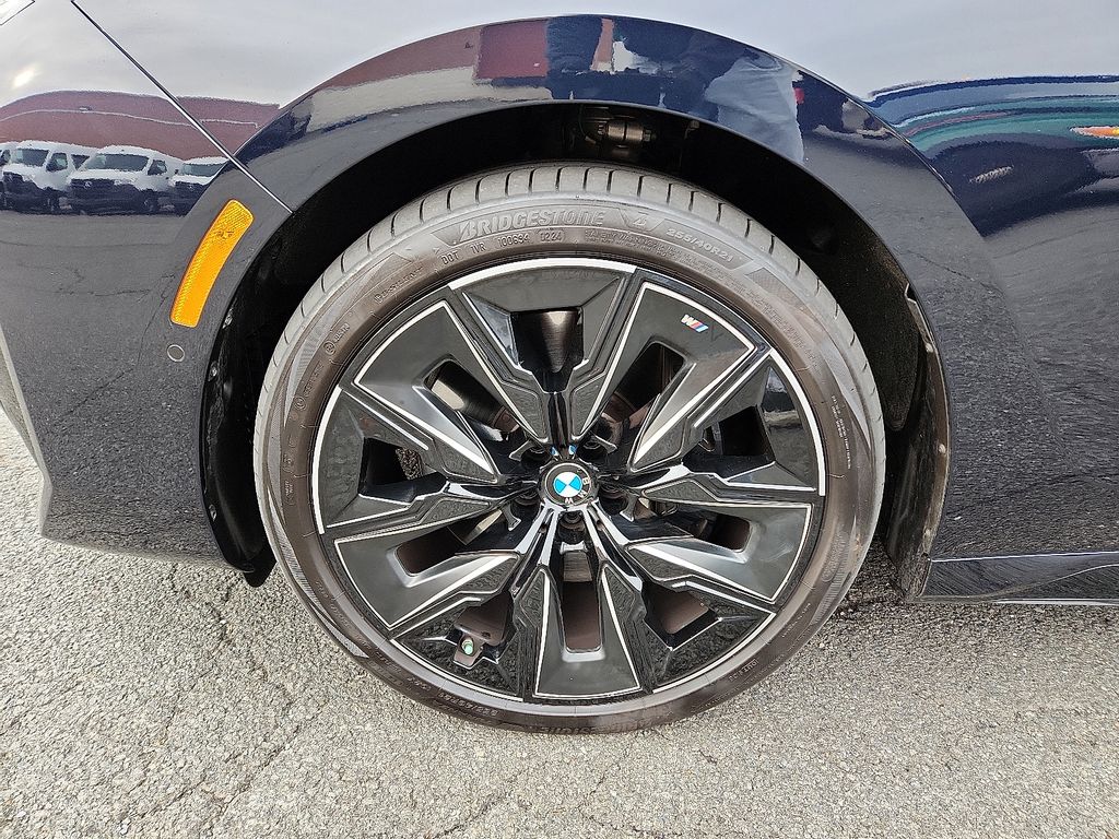 Thumbnail: 2024 BMW 7 Series - 8