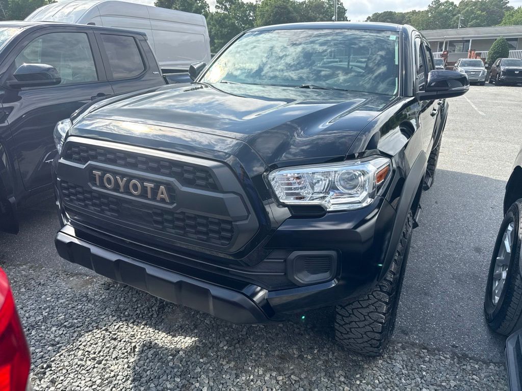 2022 Toyota Tacoma SR5 Double Cab 4WD V6 Auto Short Bed's photo