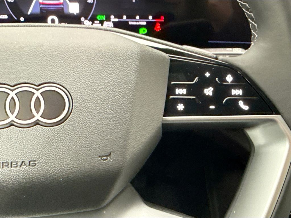 Thumbnail: 2025 Audi Q5 - 12