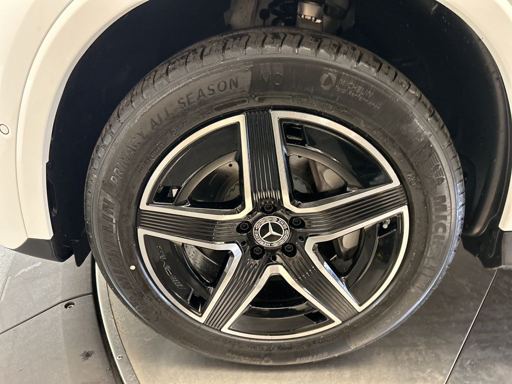 Thumbnail: 2026 Mercedes-Benz GLC - 10