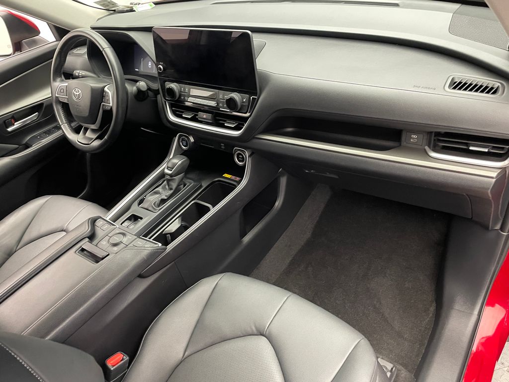 Thumbnail: 2024 Toyota Grand Highlander - 16