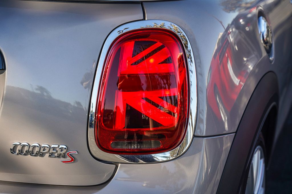 2022 MINI Cooper S Signature 9