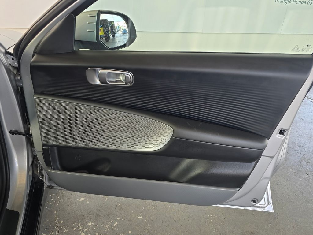 Thumbnail: 2023 Hyundai Ioniq 6 - 22