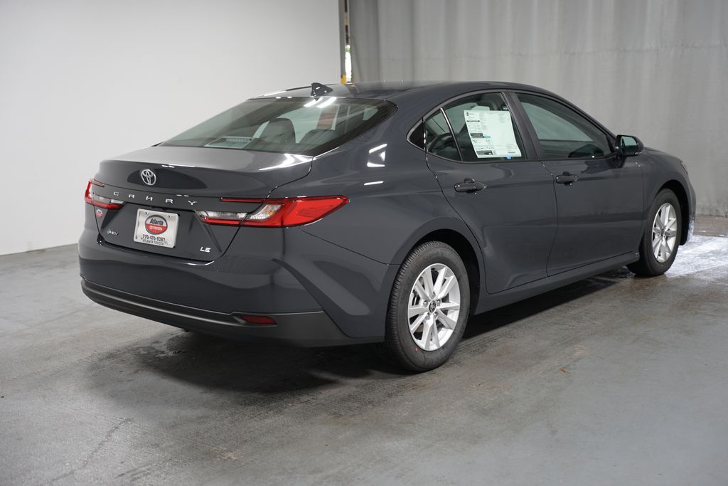 2025 Toyota Camry LE 8