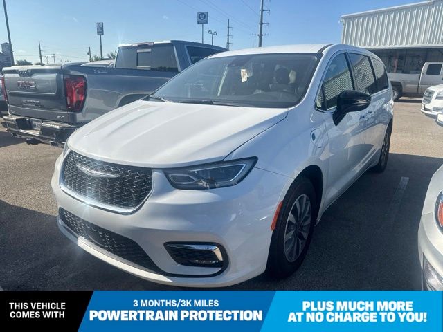 Bright White Clearcoat 2024 Chrysler Pacifica Hybrid Minivan Front-Wheel Drive Continuously Variable Transmission