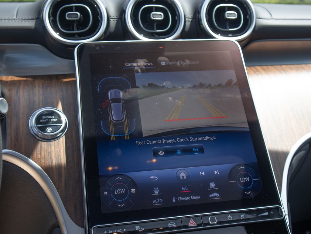 2024 Mercedes-Benz GLC GLC 300 photo