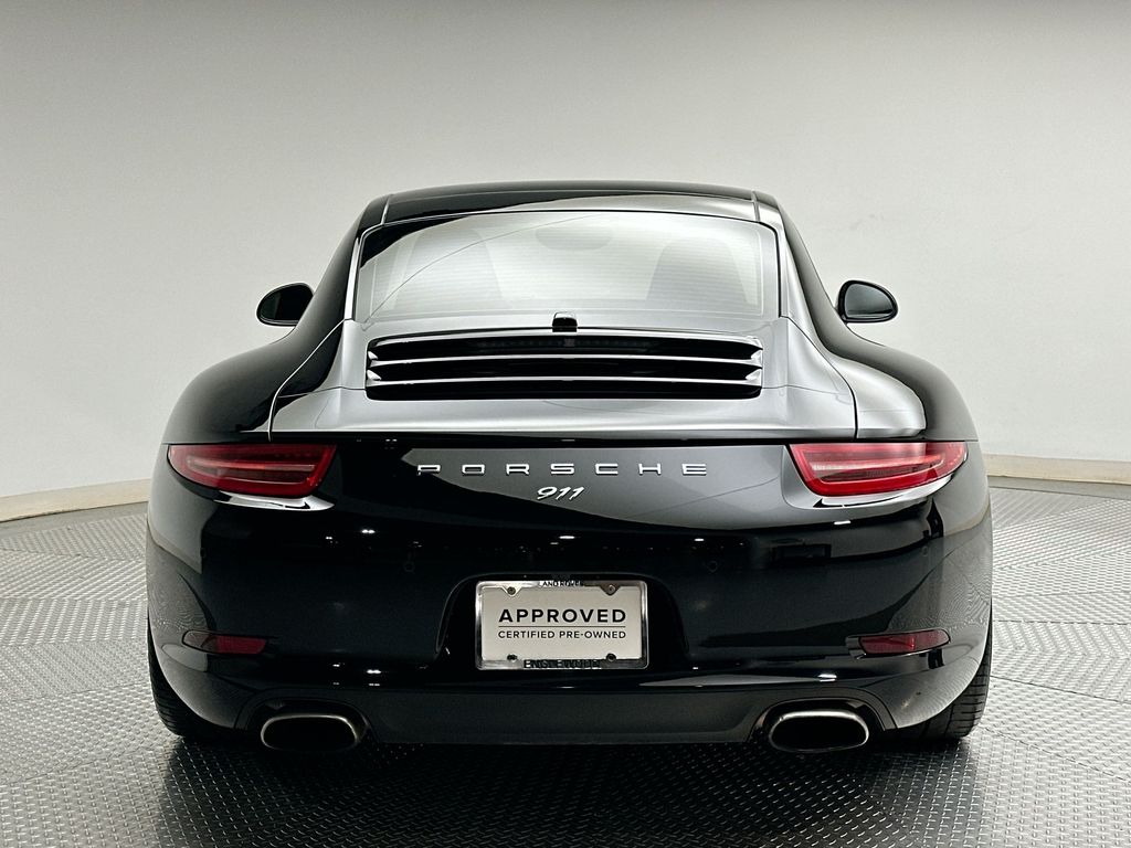 Thumbnail: 2016 Porsche 911 - 12