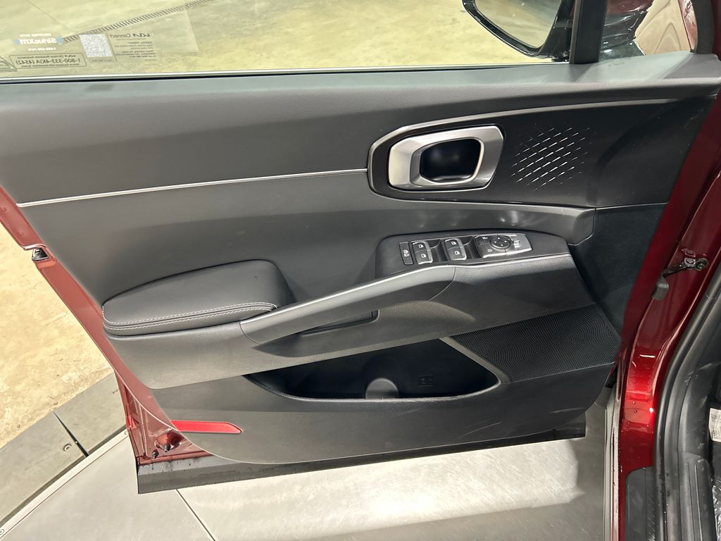 new 2025 Kia Sorento car, priced at $40,505