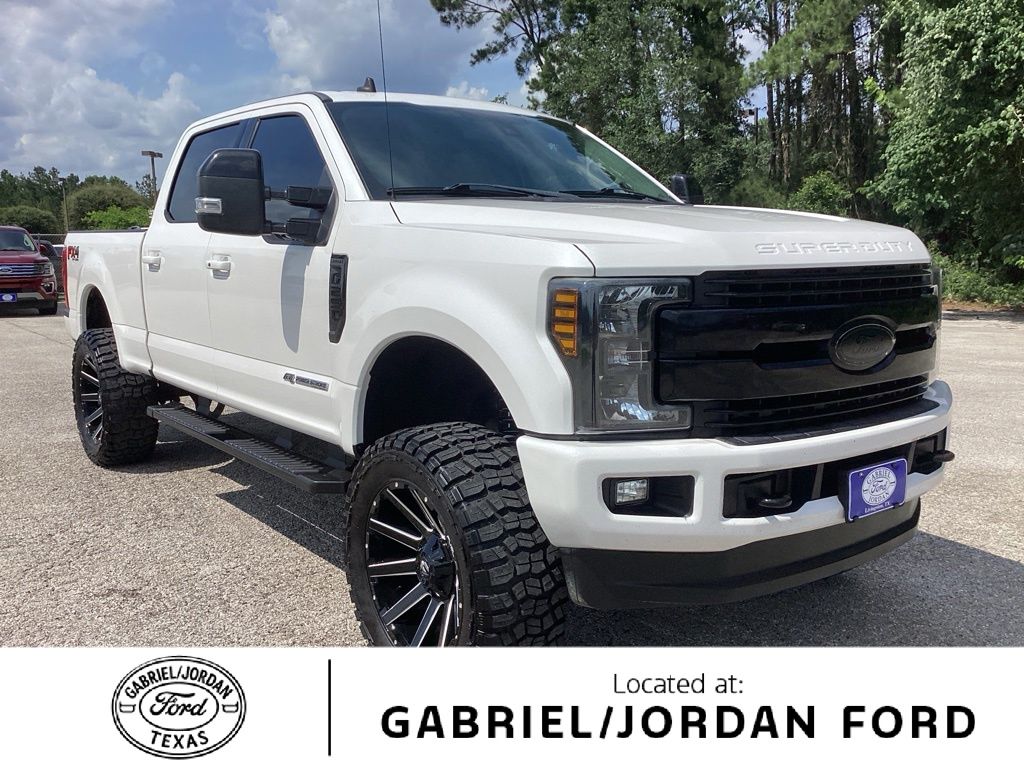 White Platinum Clearcoat Metallic 2019 Ford F-250 Super Duty Pickup Truck Four-Wheel Drive 6-Speed Automatic