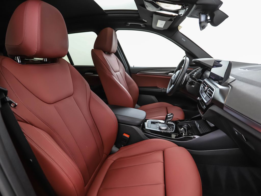 Thumbnail: 2024 BMW X3 - 31