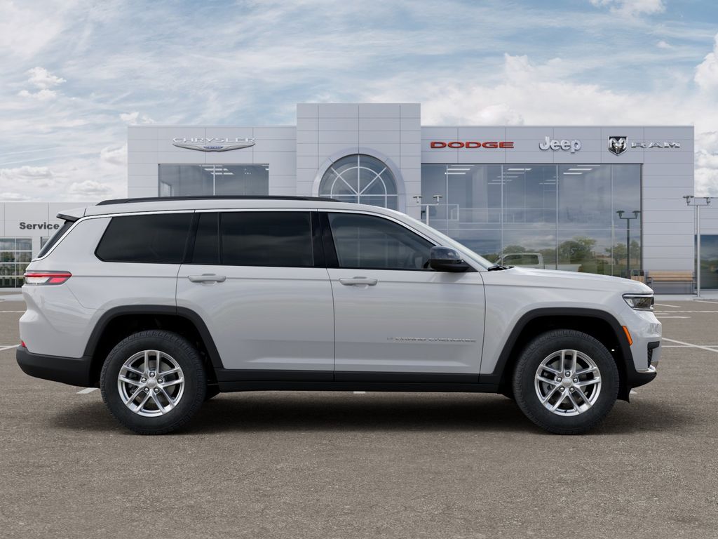New 2026 White Jeep Laredo X image 21