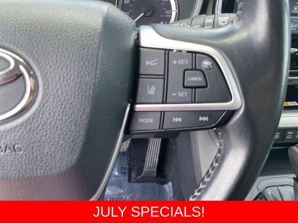 Used 2023 Toyota Highlander SUV