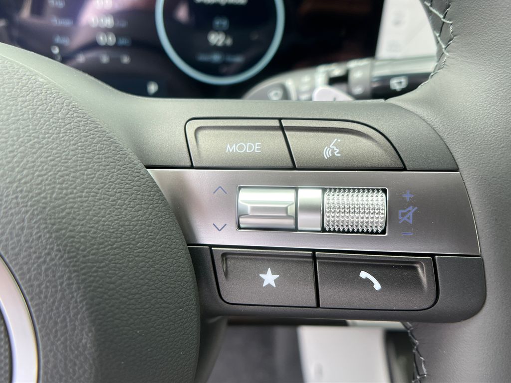 2025 Hyundai Kona SEL photo 25