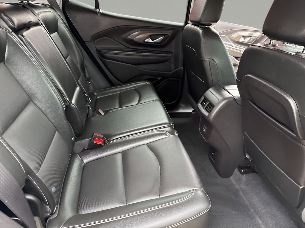 2024 GMC Terrain SLT photo