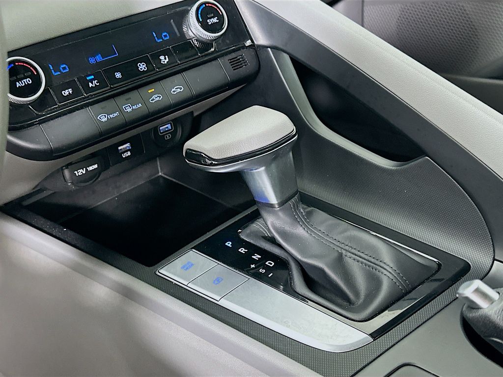 2021 Hyundai Elantra SEL 16