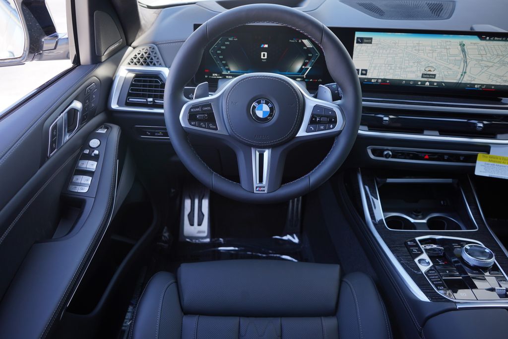 2025 BMW X7 M60i 15