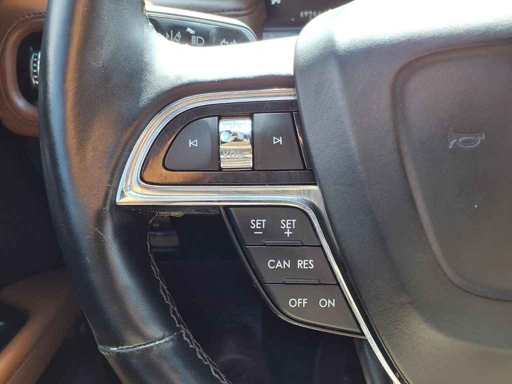 2022 Lincoln Nautilus Reserve Green at Emmons Autoplex