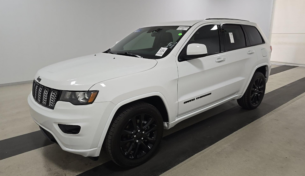 Bright White Clearcoat 2021 Jeep Grand Cherokee SUV / Crossover 4X2 8-Speed Automatic