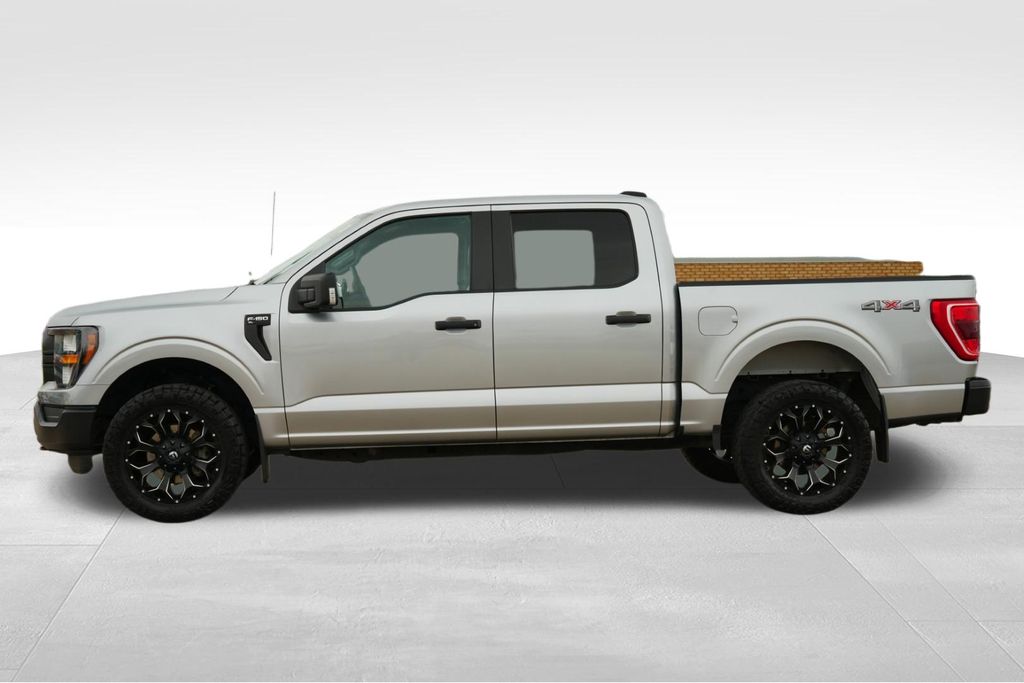 View vehicle photo 4