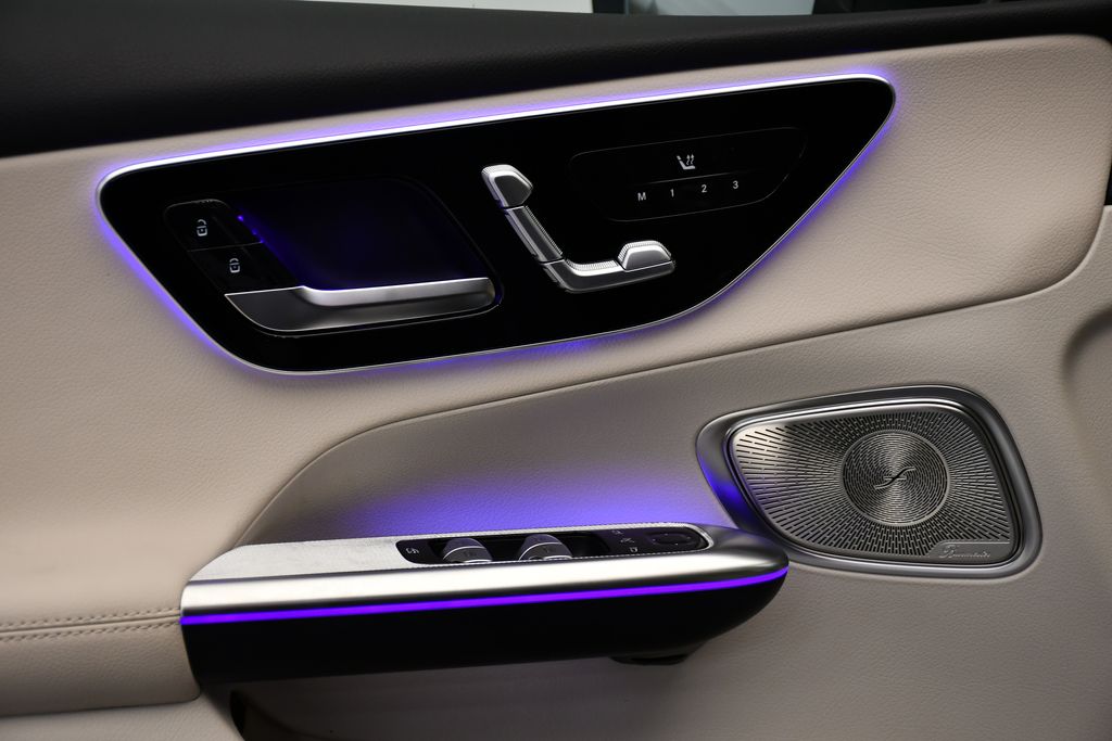 Thumbnail: 2025 Mercedes-Benz GLC - 32