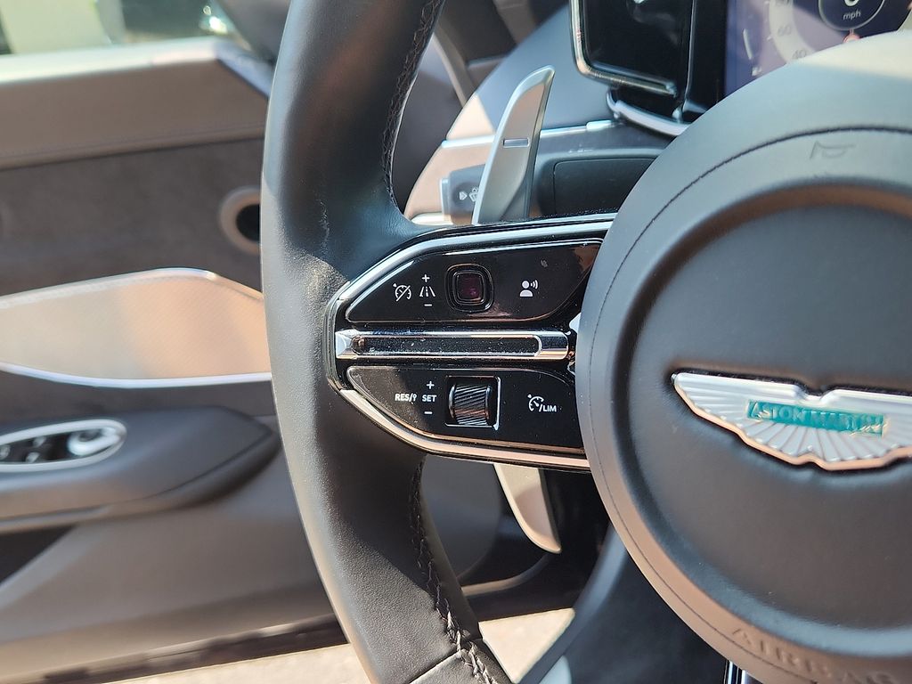 Thumbnail: 2025 Aston Martin Vantage - 19