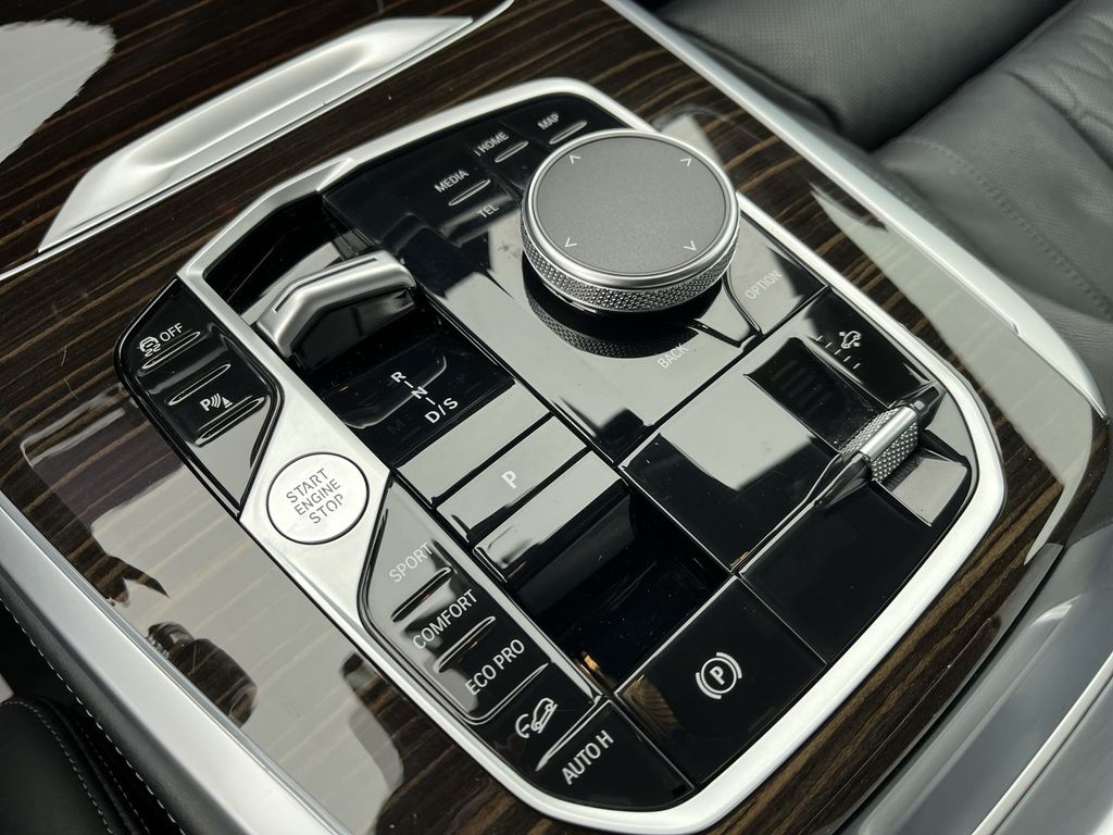 Thumbnail: 2023 BMW X7 - 20